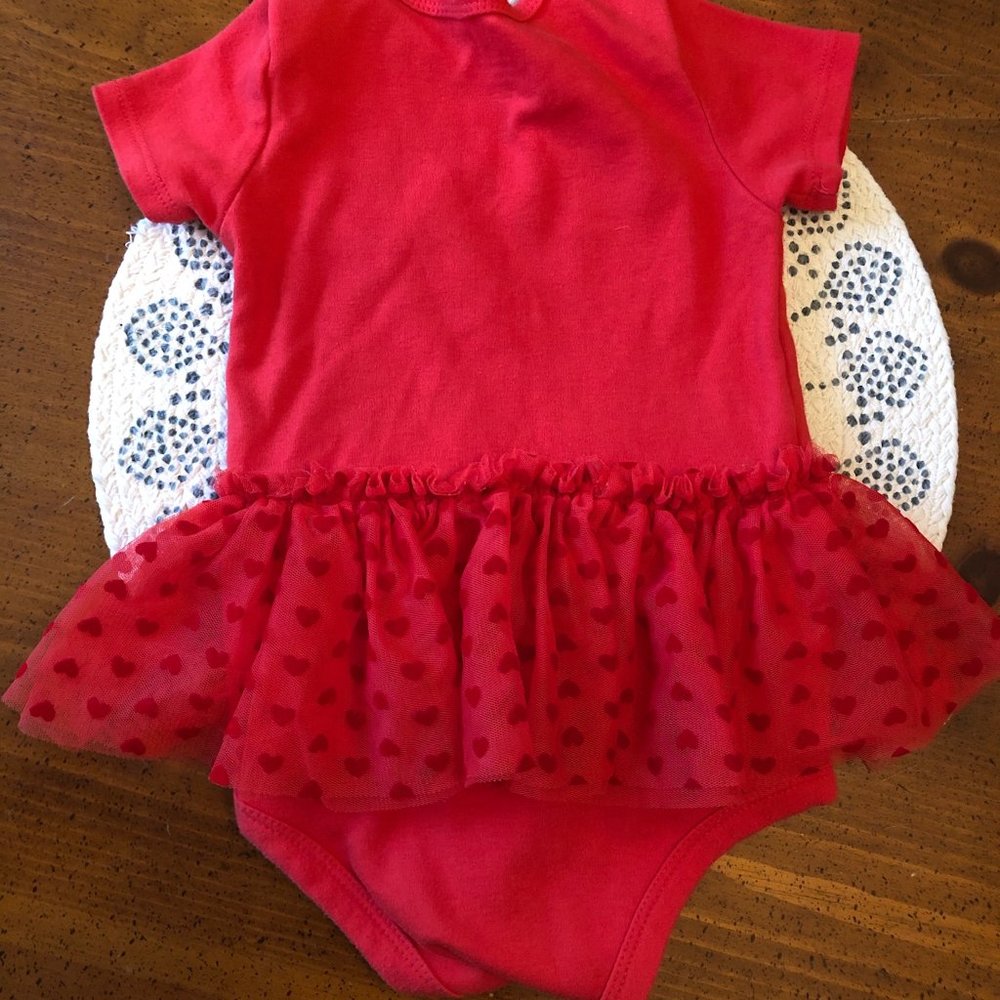 Red Valentine's Day BEE MINE Bodysuit 24M - Picture 5 of 5